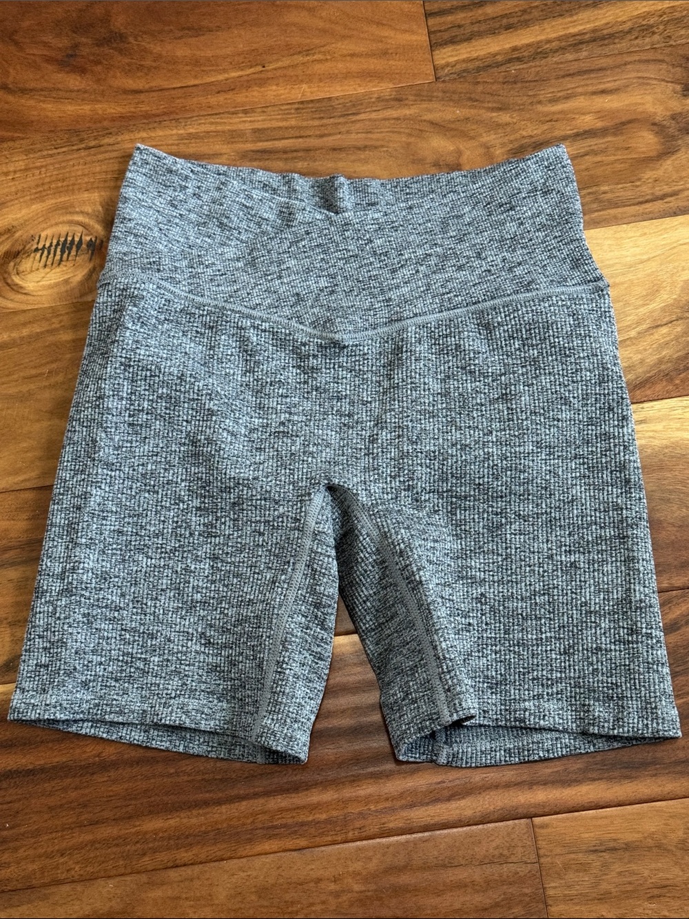 Colsie Grey Ribbed High-Waist Bike Shorts Size Medium